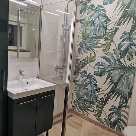 Les Crins Au Bord Du بيت للعطل *