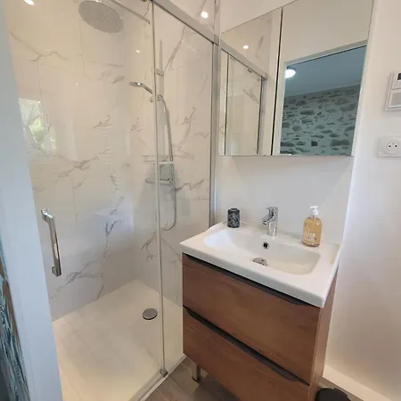 Les Crins Au Bord Du