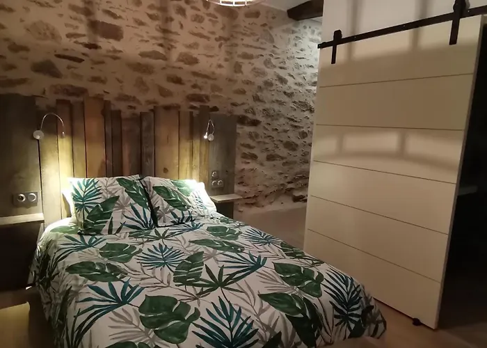 Les Crins Au Bord Du *