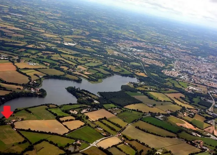 Les Crins Au Bord Du Dompierre-Sur-Yon